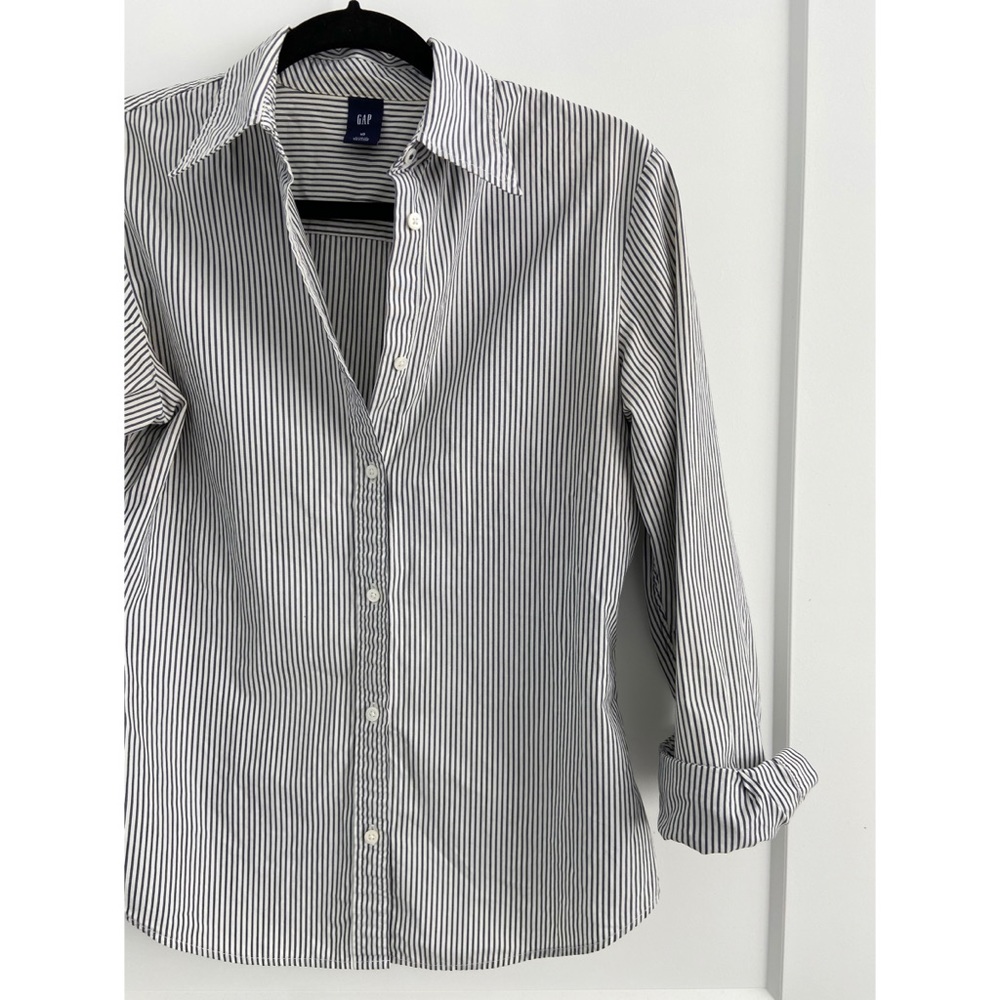Gap Women’s Striped Button Down Shirt